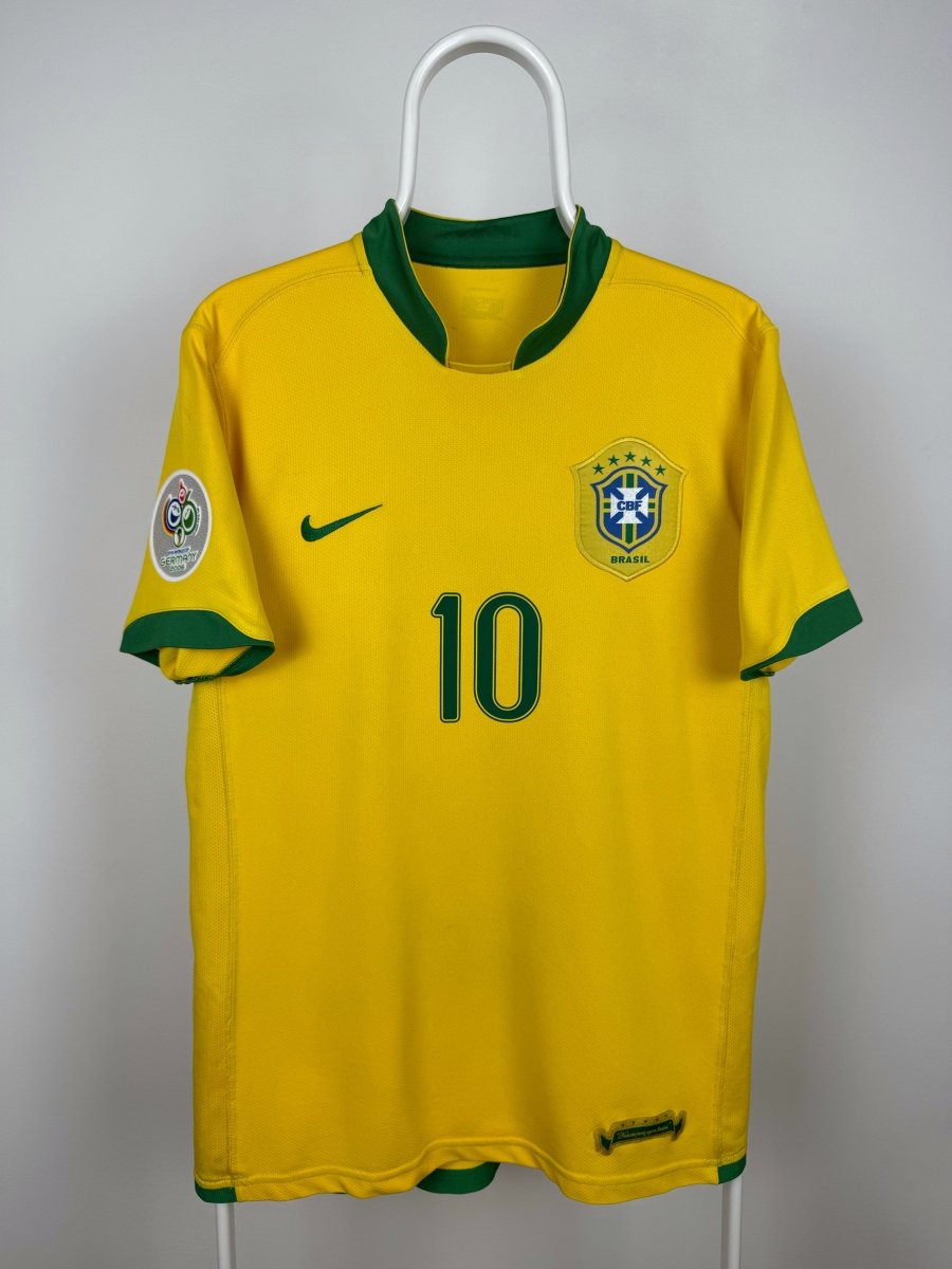 Ronaldinho - Brasilien 2006 hjemmebane trΓΈje M π§π· Fodboldshoppen_dk 2
