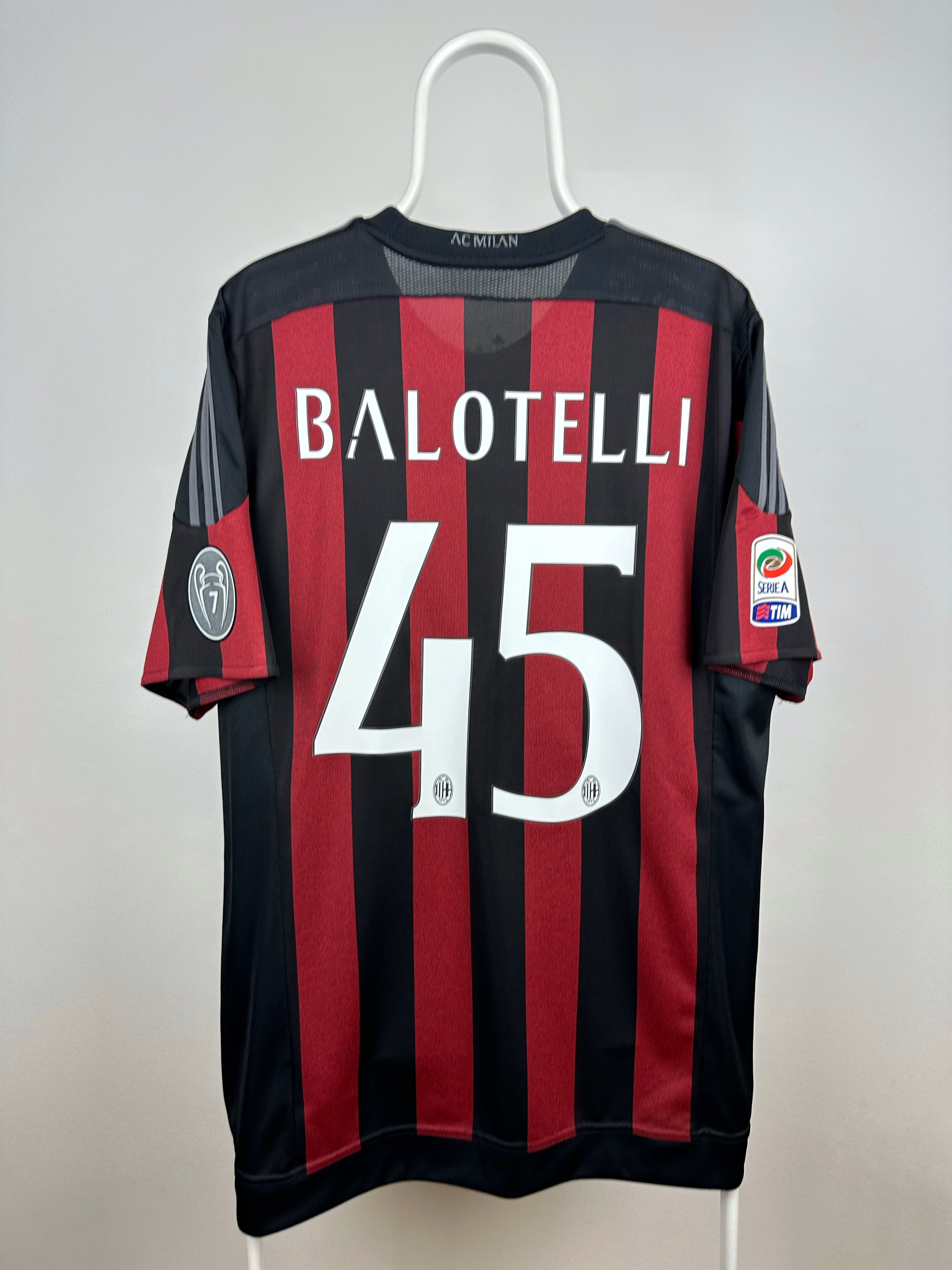 Mario Balotelli - AC Milan 2015/16 hjemmebane trøje XL 🇮🇹