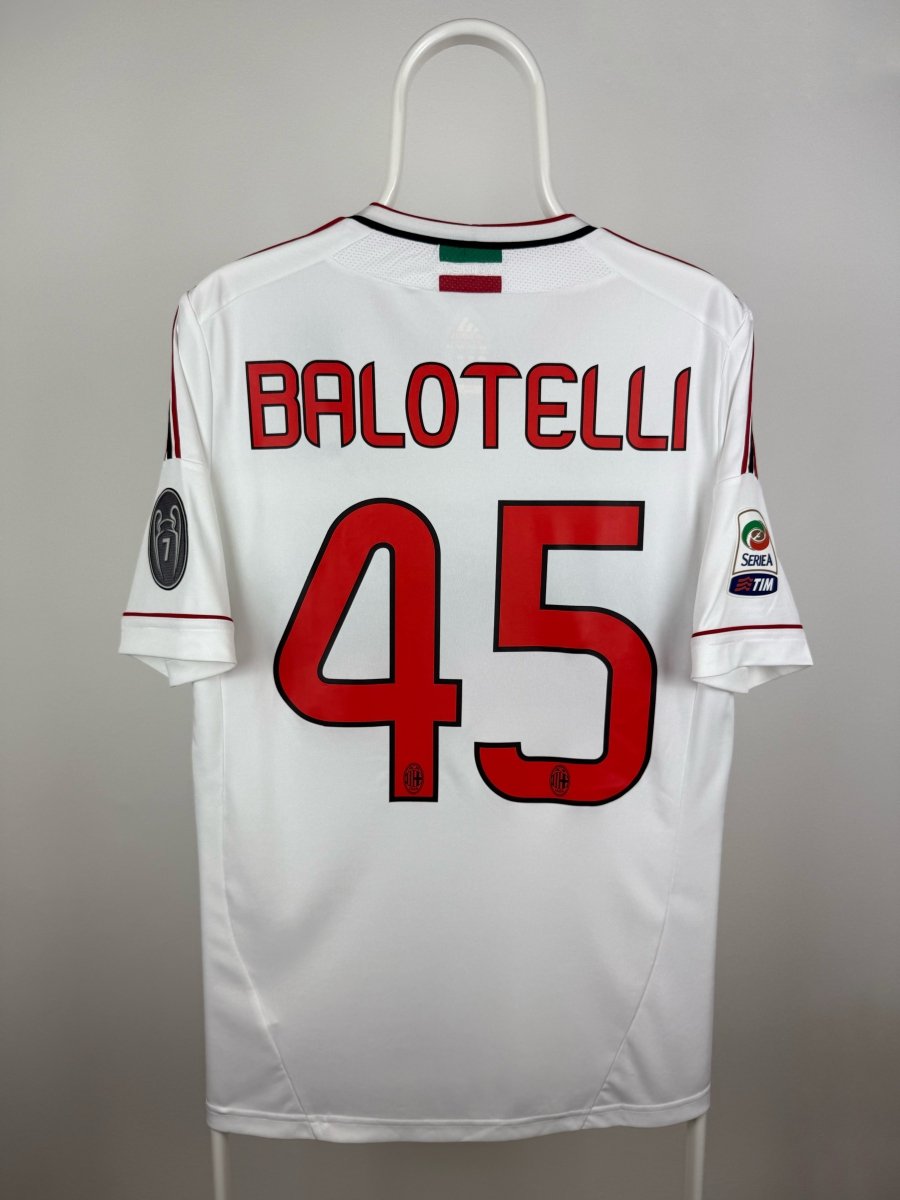 Mario Balotelli - AC Milan 2015/16 udebane trøje M 🇮🇹 Fodboldshoppen_dk 1