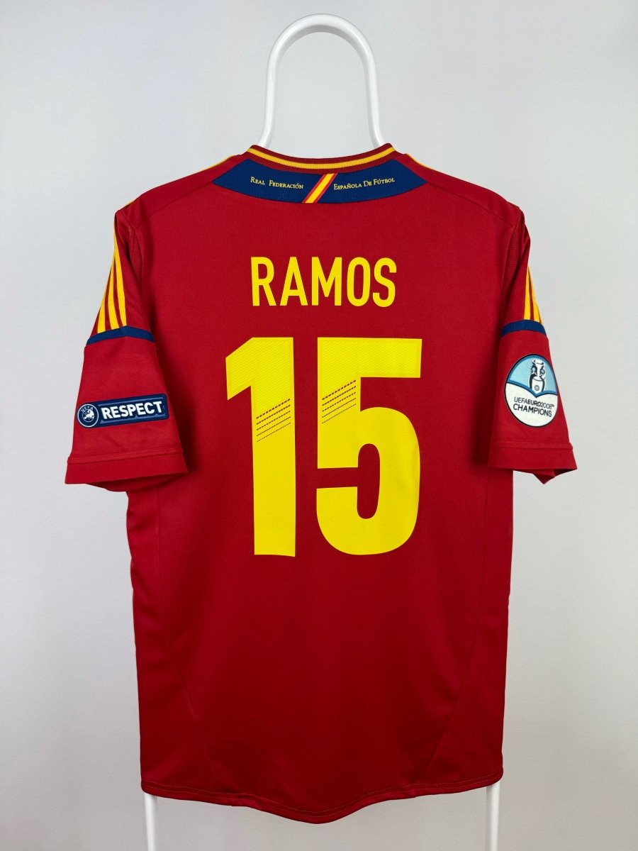 Sergio Ramos - Spanien 2012 hjemmebane trøje M 🇪🇸 Fodboldshoppen_dk 1