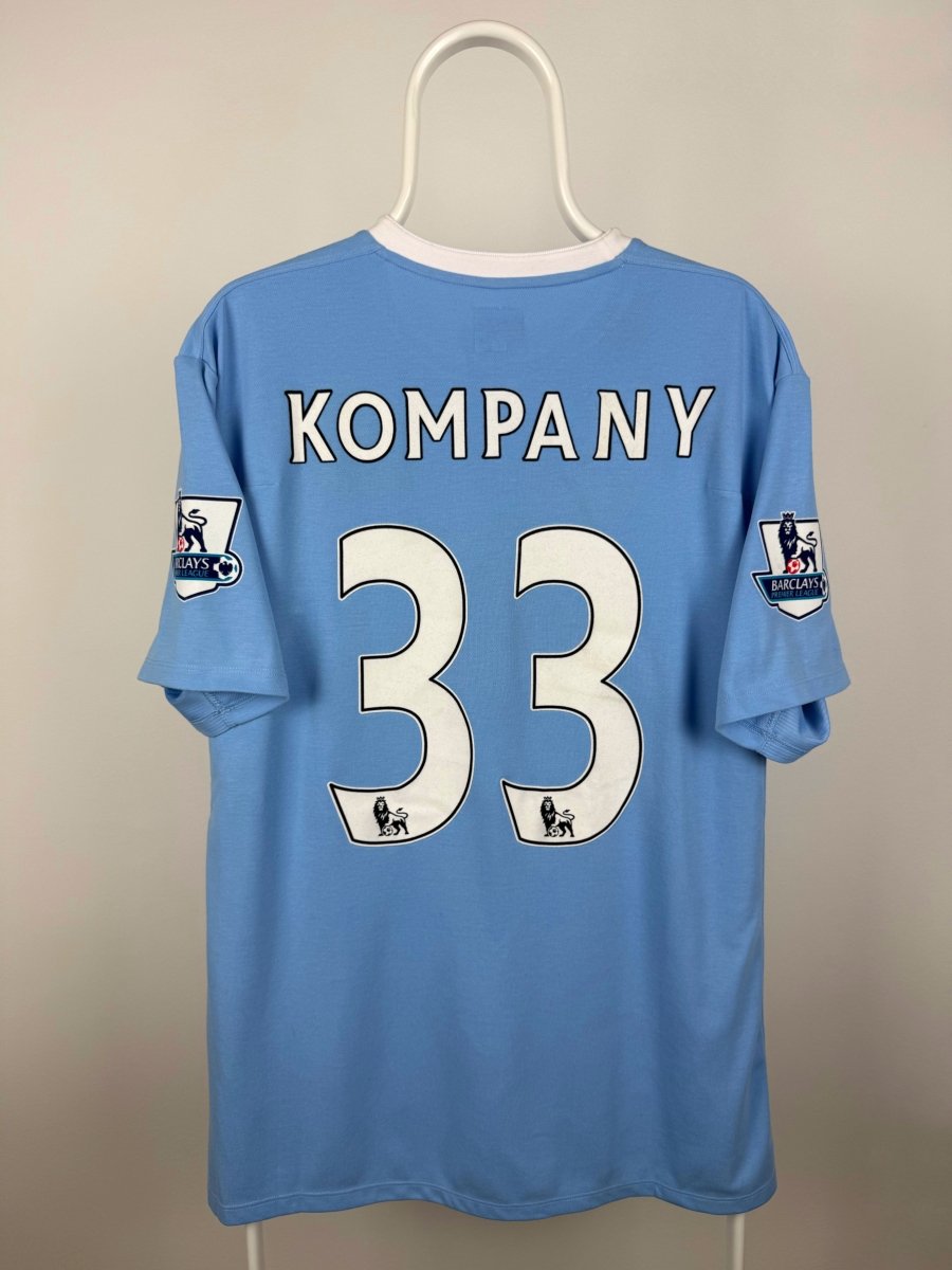 Vincent Kompany - Manchester City 2010/11 hjemmebane trøje XL 🇧🇪 Fodboldshoppen_dk 1